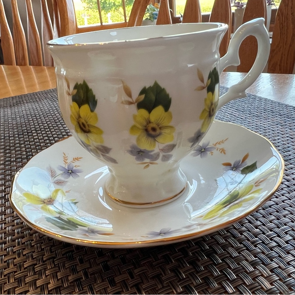 ROYAL IMPERIAL BONE CHINA TEA
CUP + SAUCER